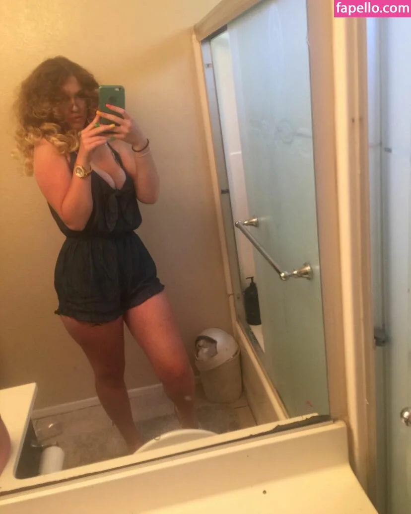 SyrenSerene Onlyfans Photo Gallery 