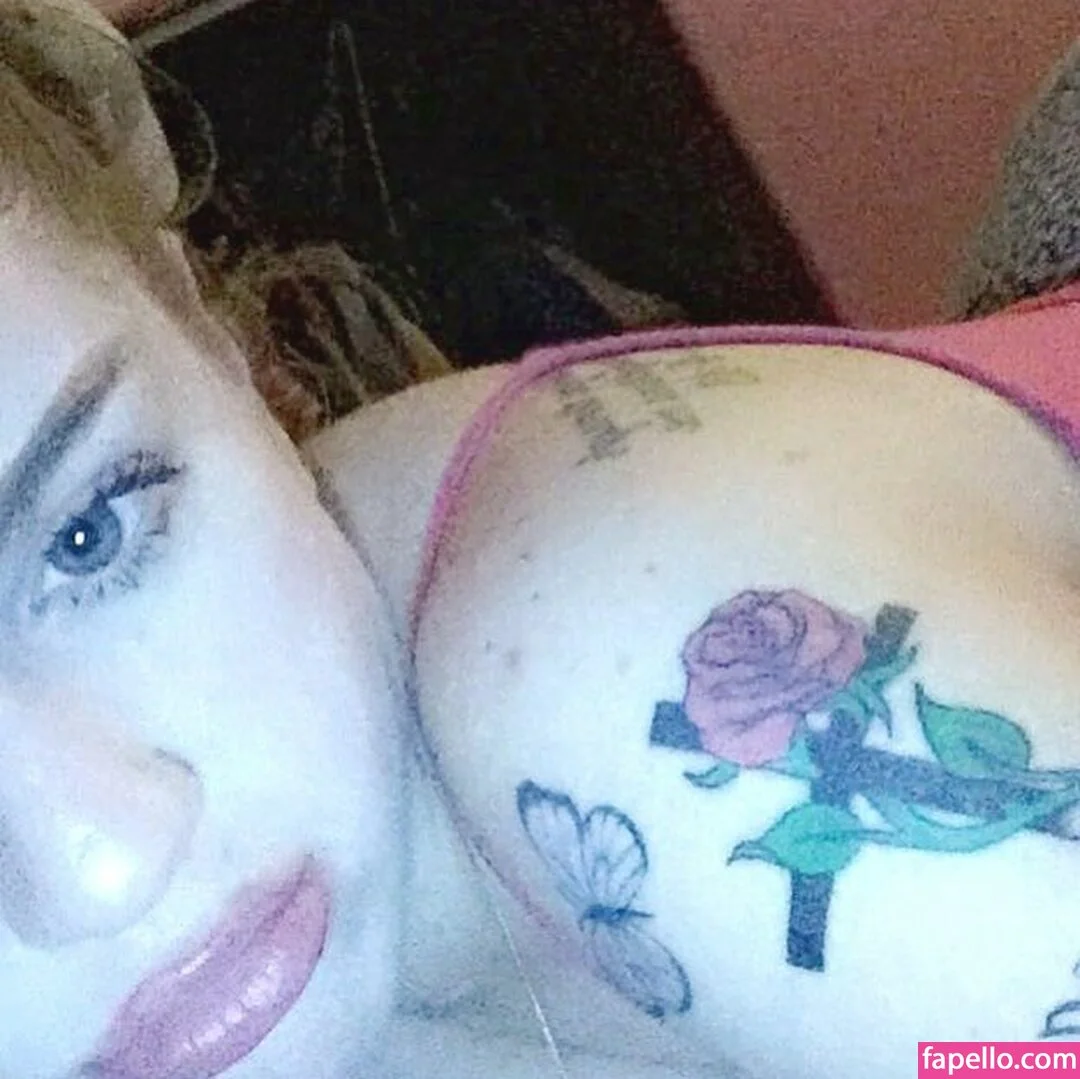 SyrenSerene Onlyfans Photo Gallery 