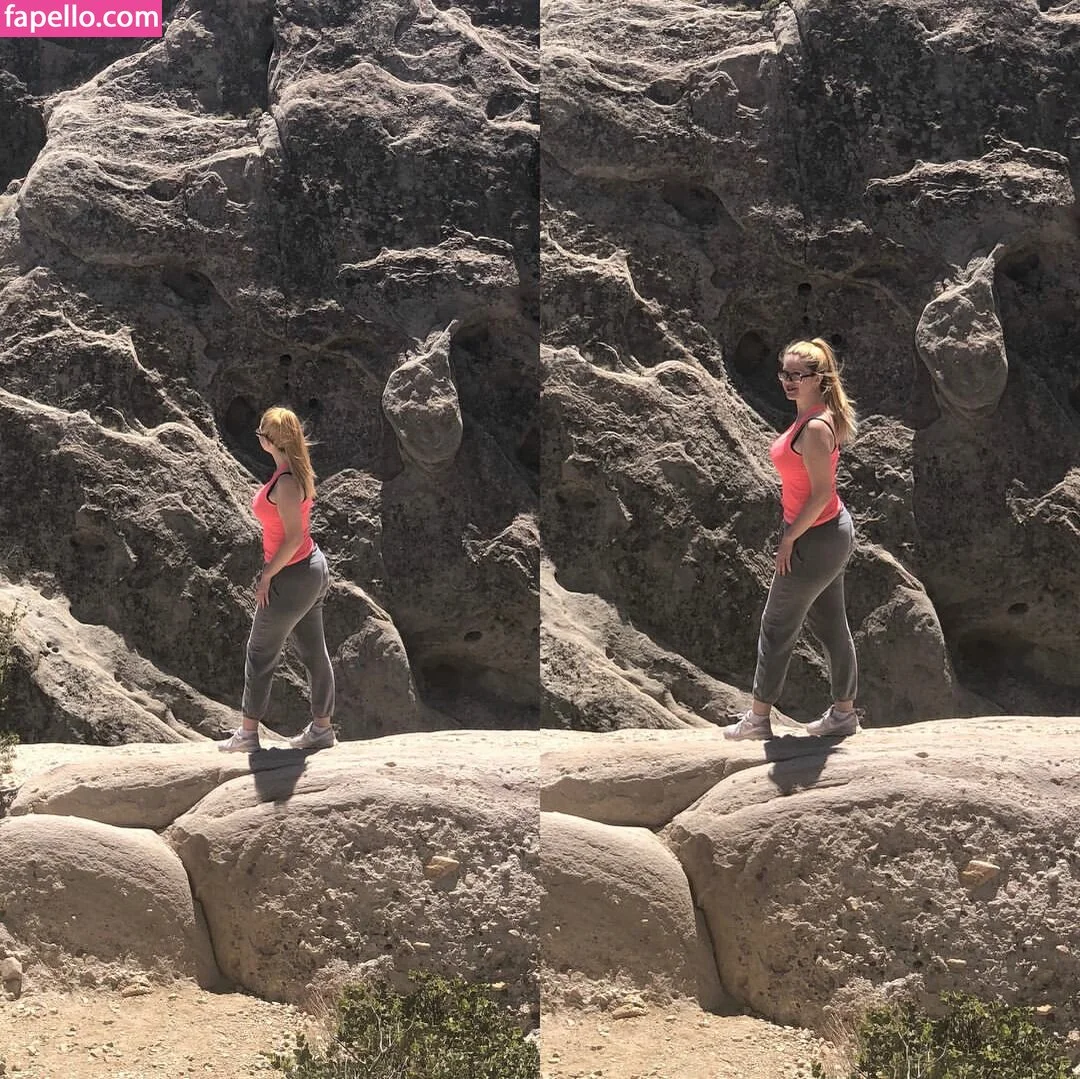 SyrenSerene Onlyfans Photo Gallery 