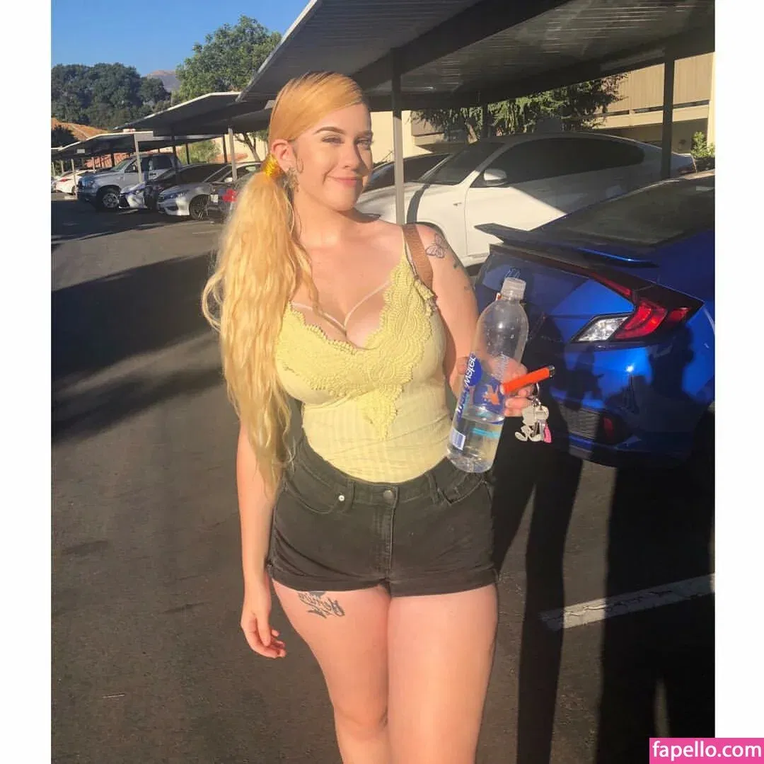 SyrenSerene Onlyfans Photo Gallery 