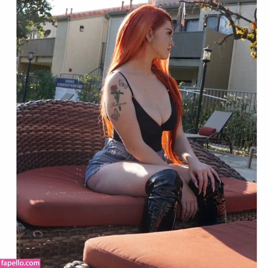 SyrenSerene Onlyfans Photo Gallery 