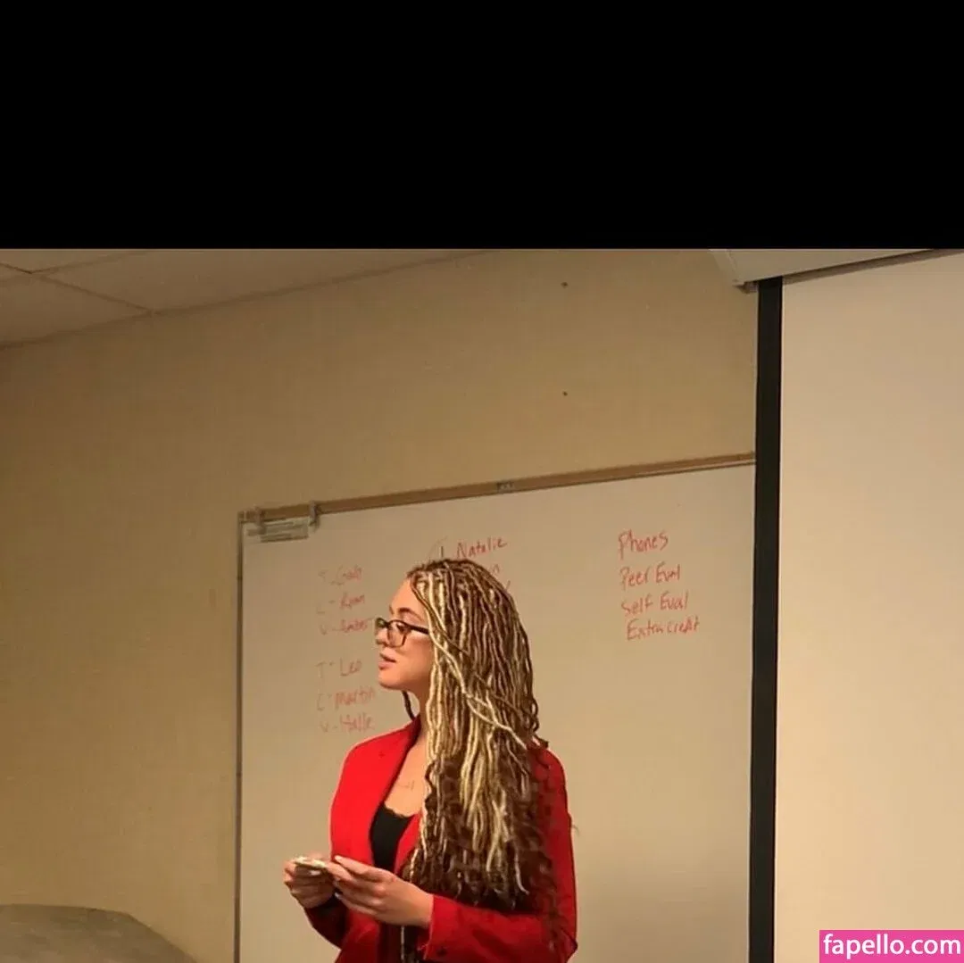 SyrenSerene Onlyfans Photo Gallery 