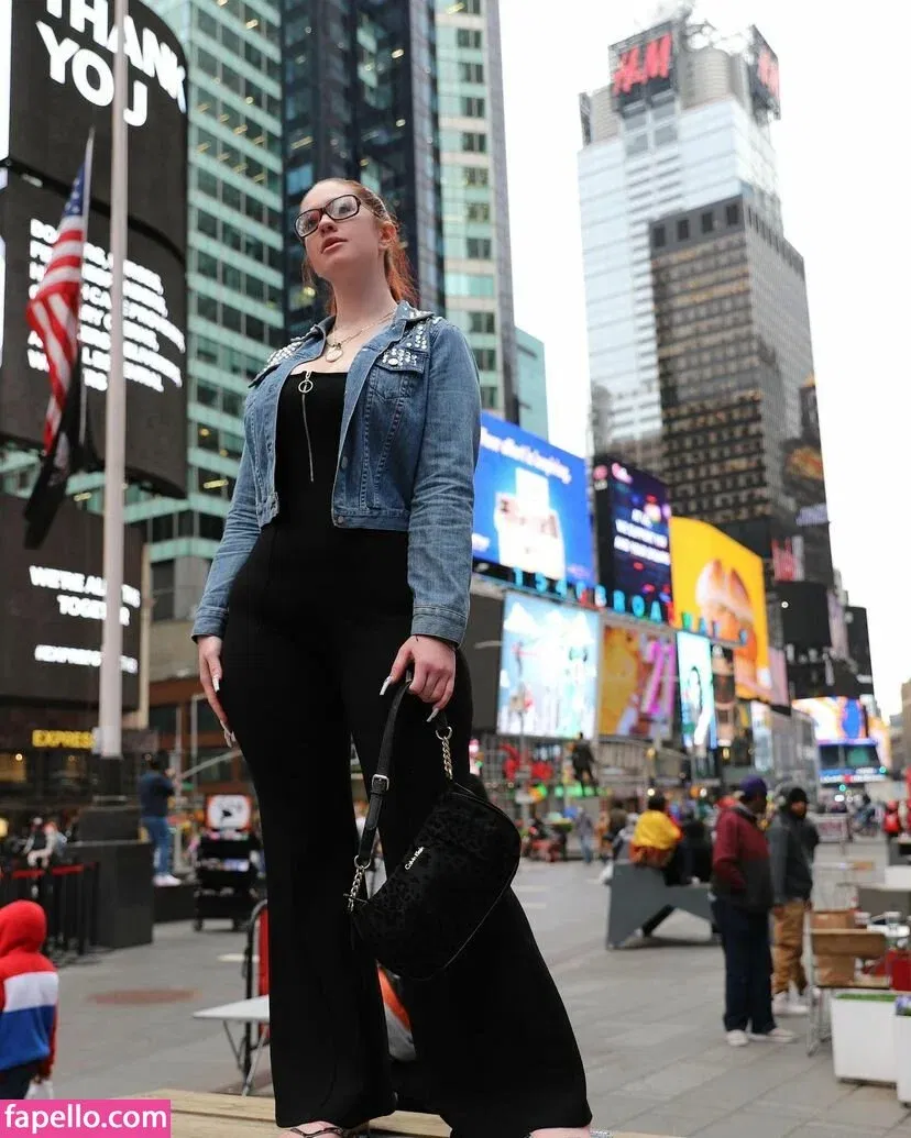 SyrenSerene Onlyfans Photo Gallery 