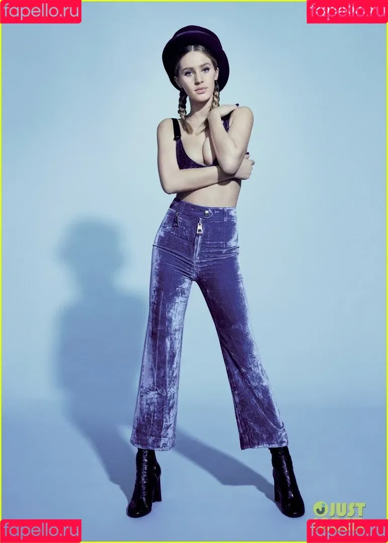 Dylan Penn Onlyfans Photo Gallery 