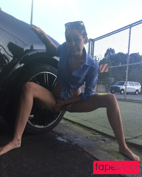 Dylan Penn Nude Onlyfans Photo 16