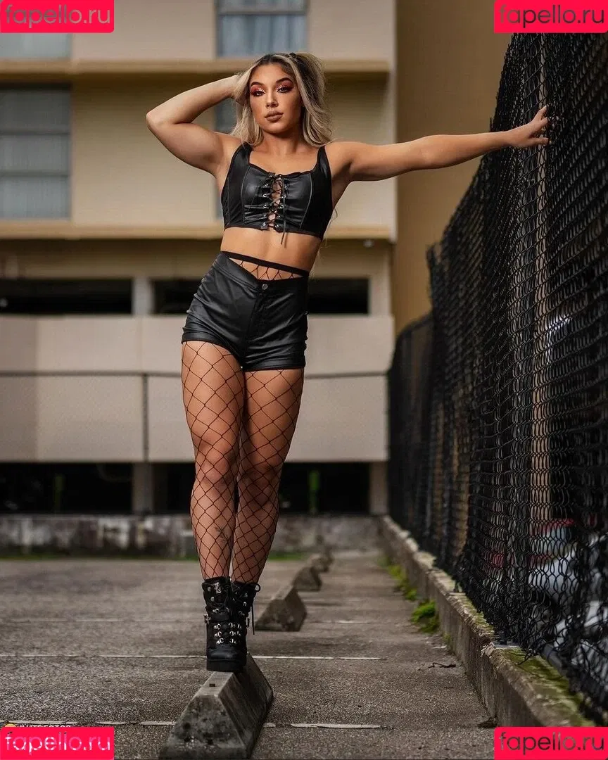 Thea Hail Onlyfans Photo Gallery 