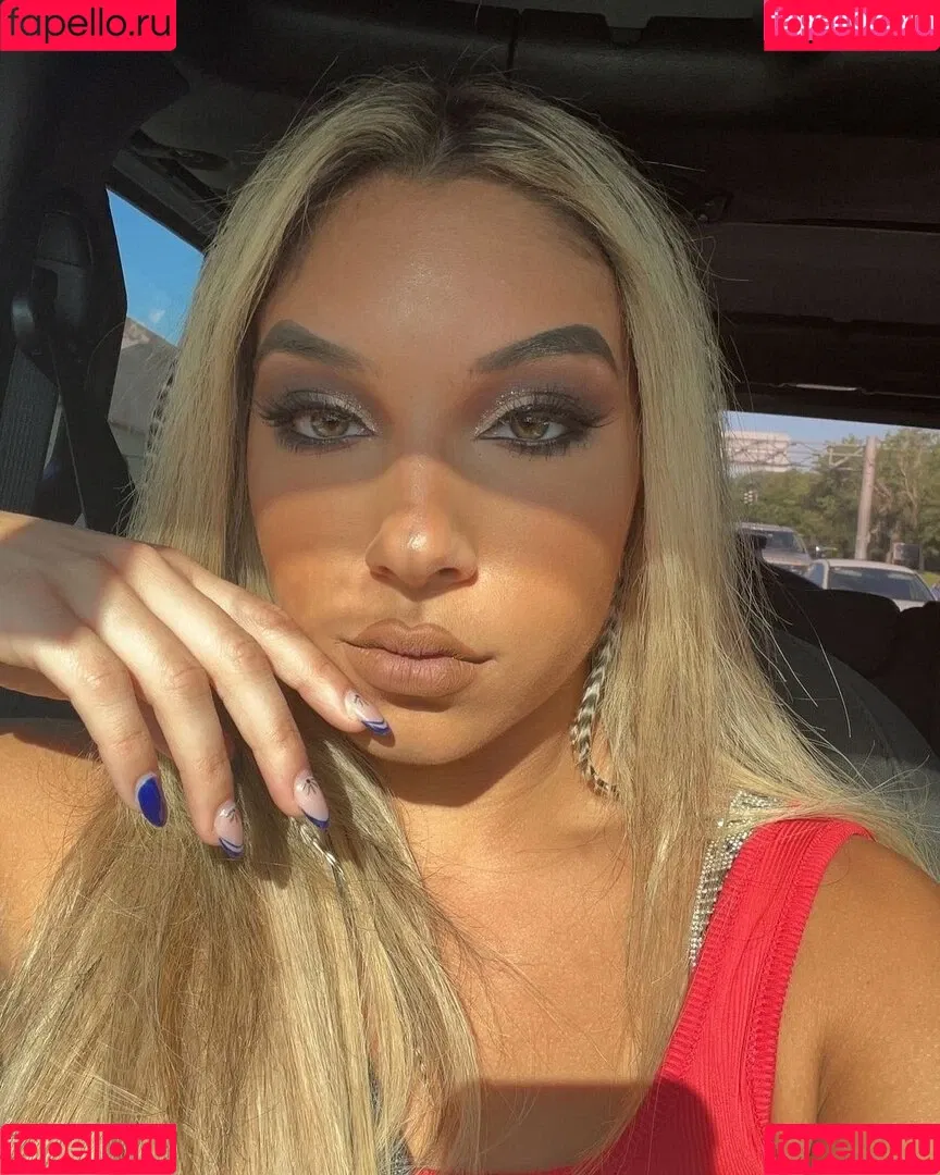 Thea Hail Onlyfans Photo Gallery 