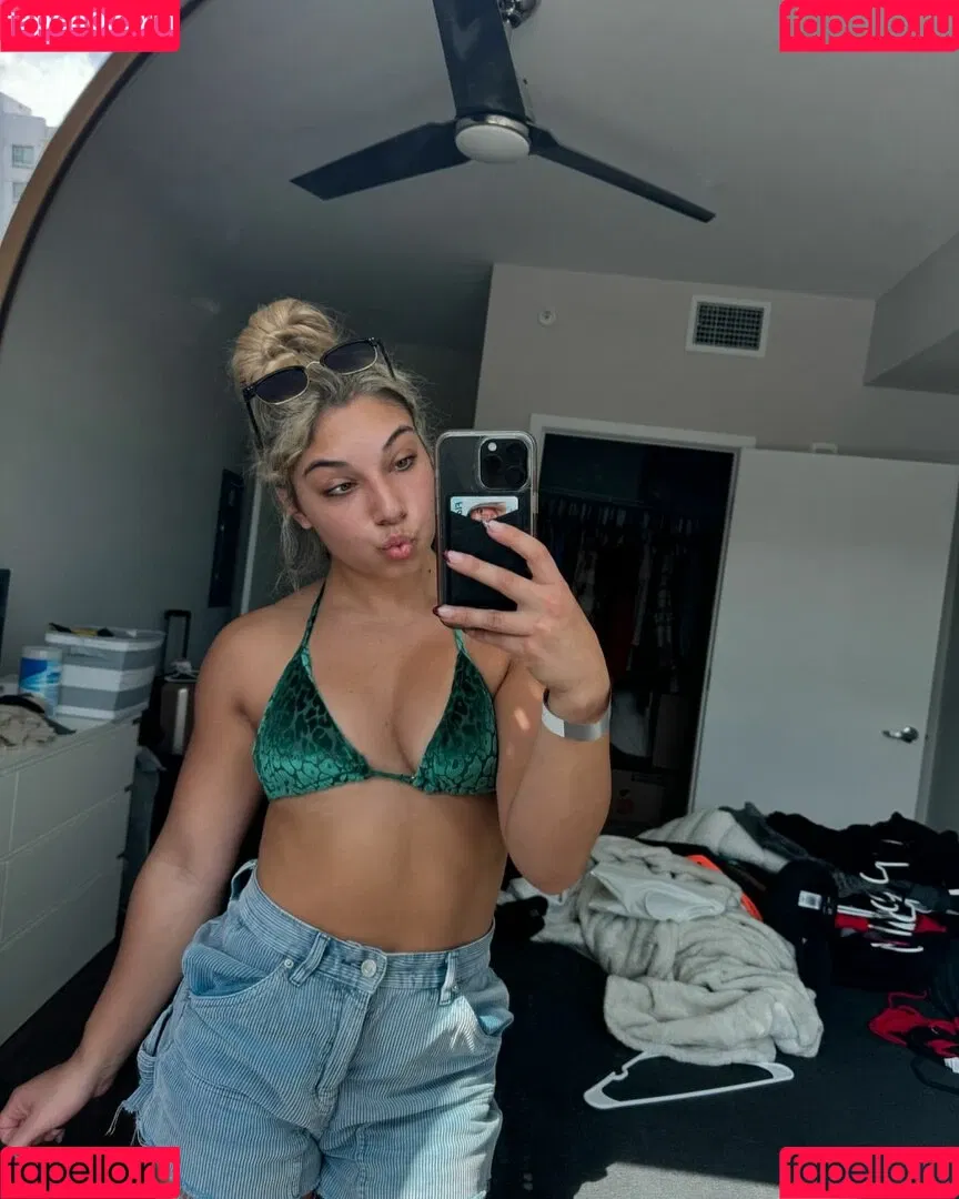 Thea Hail Onlyfans Photo Gallery 