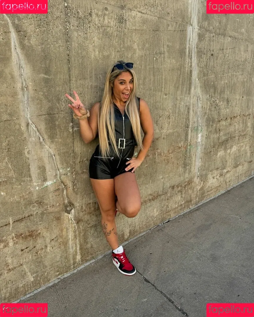 Thea Hail Onlyfans Photo Gallery 