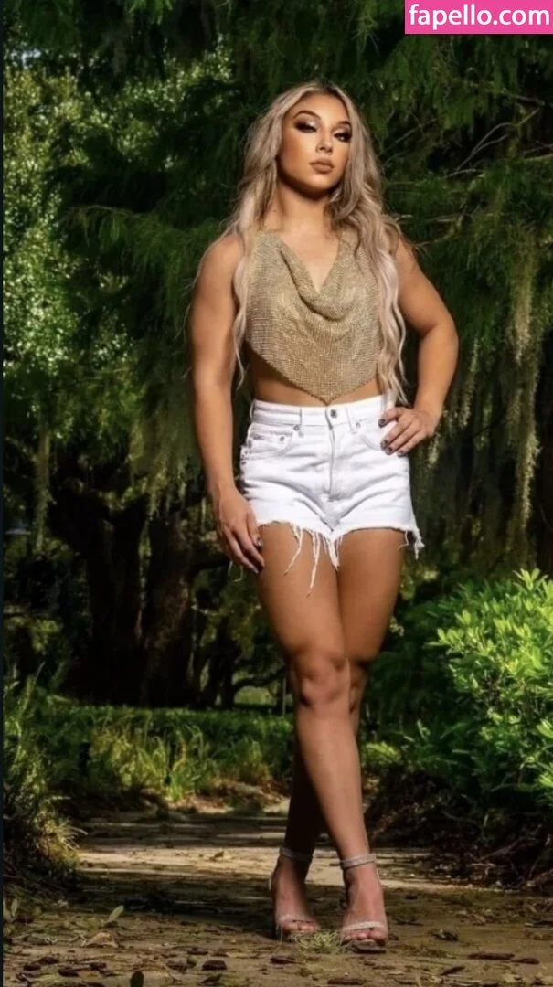 Thea Hail Onlyfans Photo Gallery 