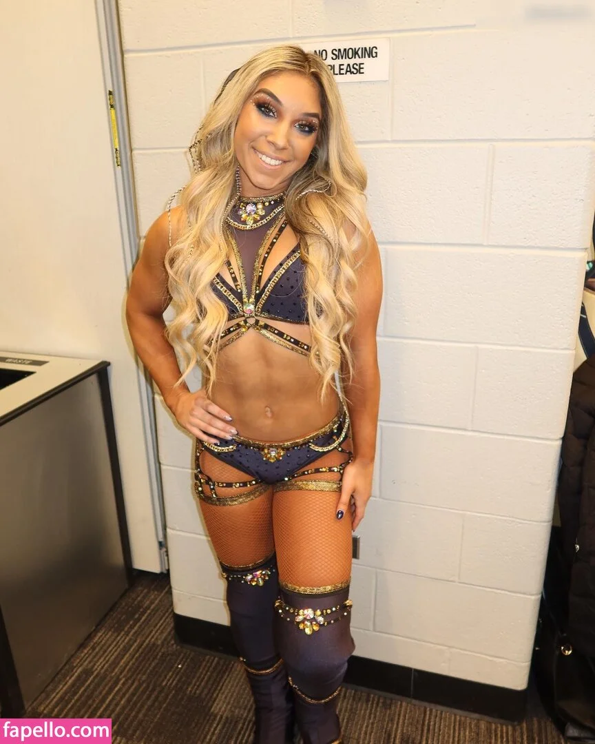 Thea Hail Onlyfans Photo Gallery 