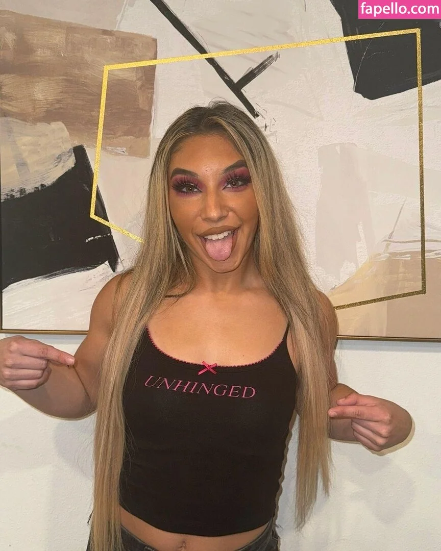 Thea Hail Onlyfans Photo Gallery 