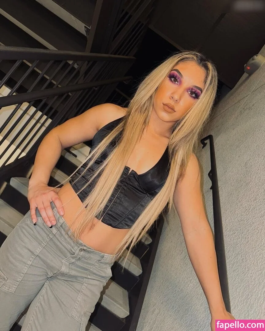 Thea Hail Onlyfans Photo Gallery 