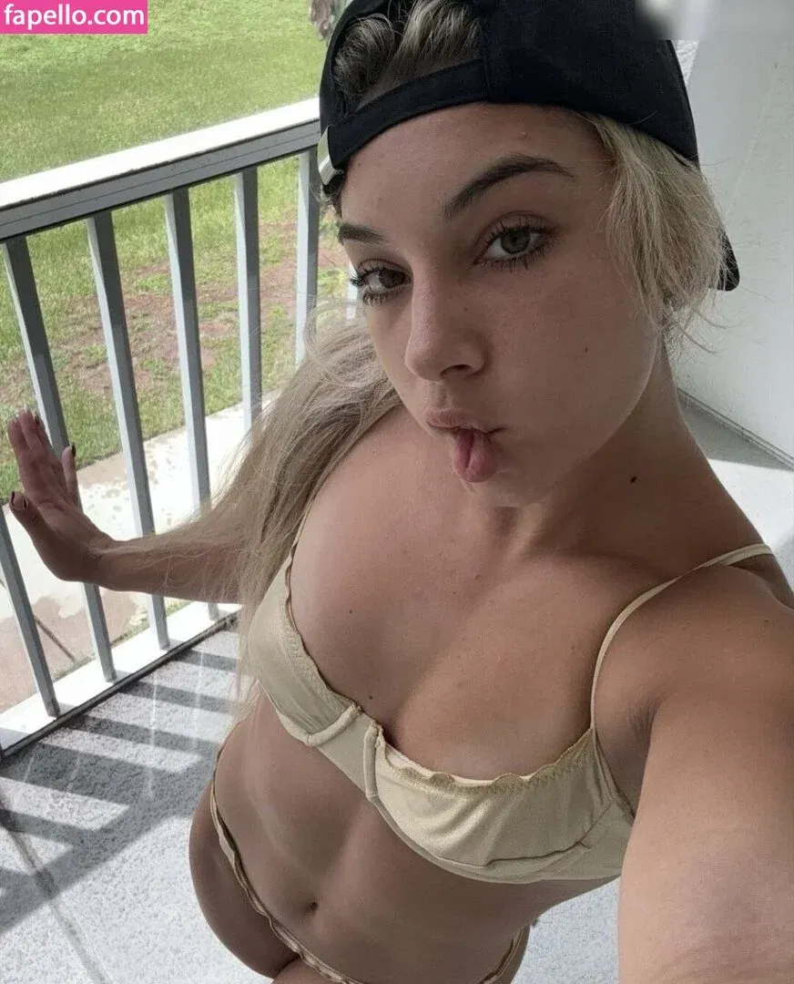 Thea Hail Onlyfans Photo Gallery 