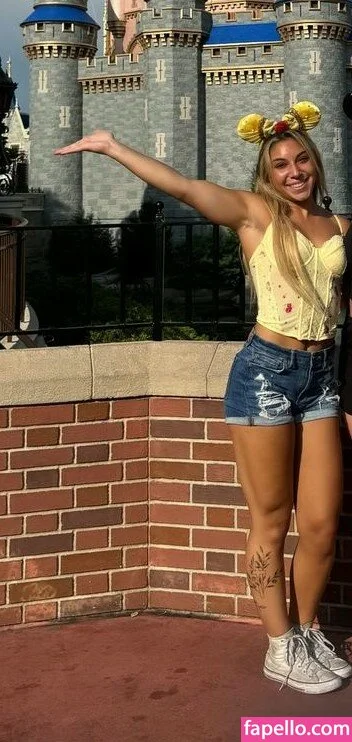 Thea Hail Onlyfans Photo Gallery 