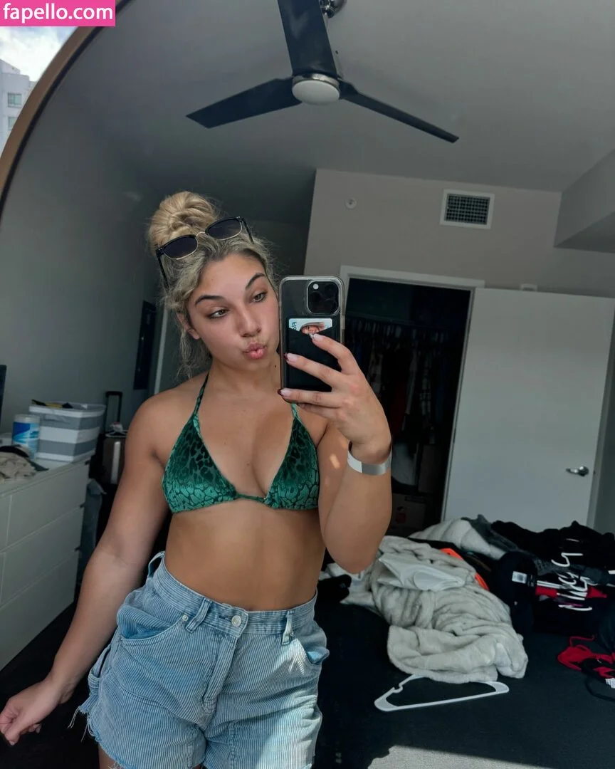 Thea Hail Onlyfans Photo Gallery 