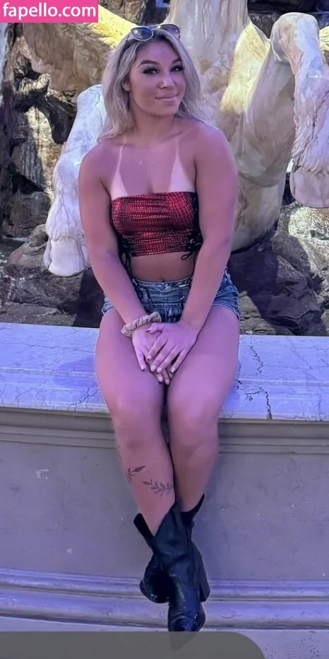 Thea Hail Onlyfans Photo Gallery 