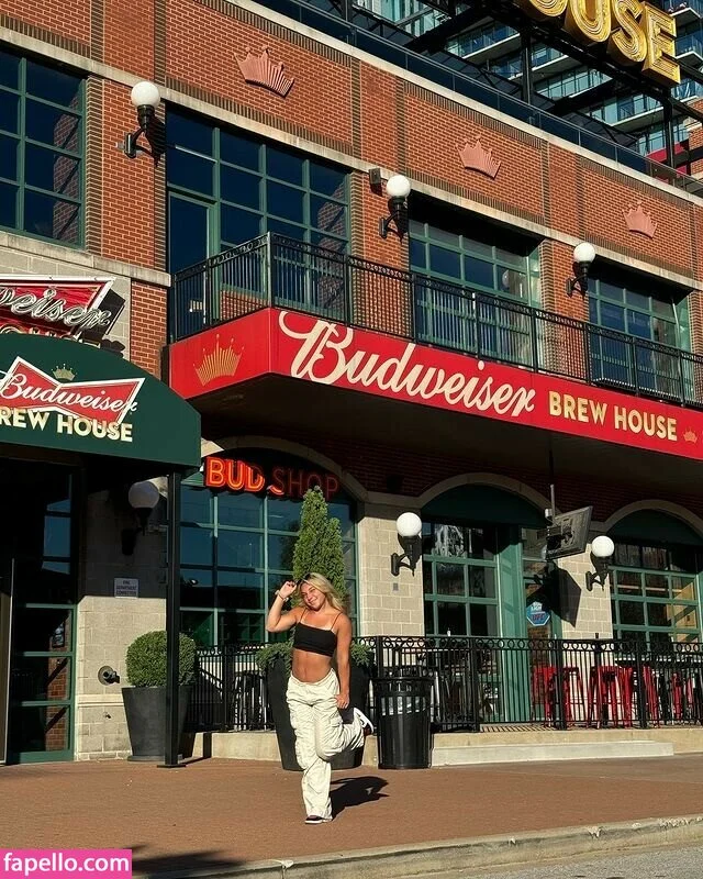 Thea Hail Onlyfans Photo Gallery 