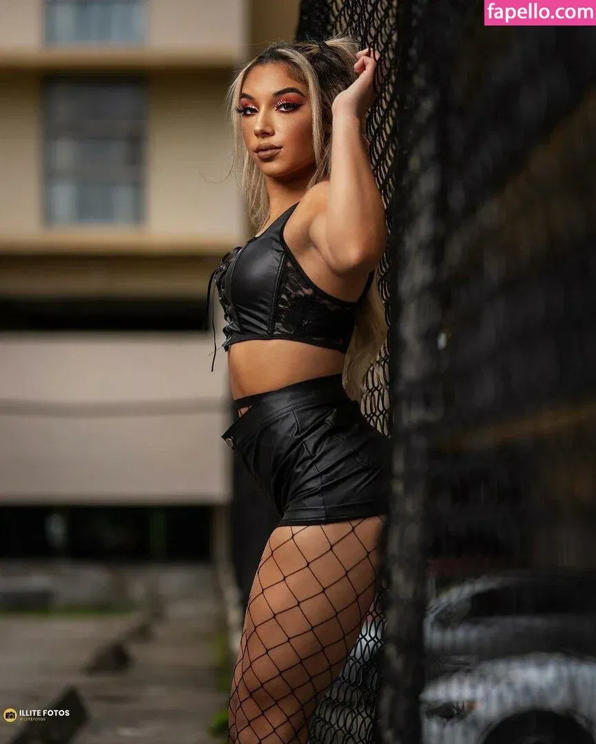 Thea Hail Onlyfans Photo Gallery 