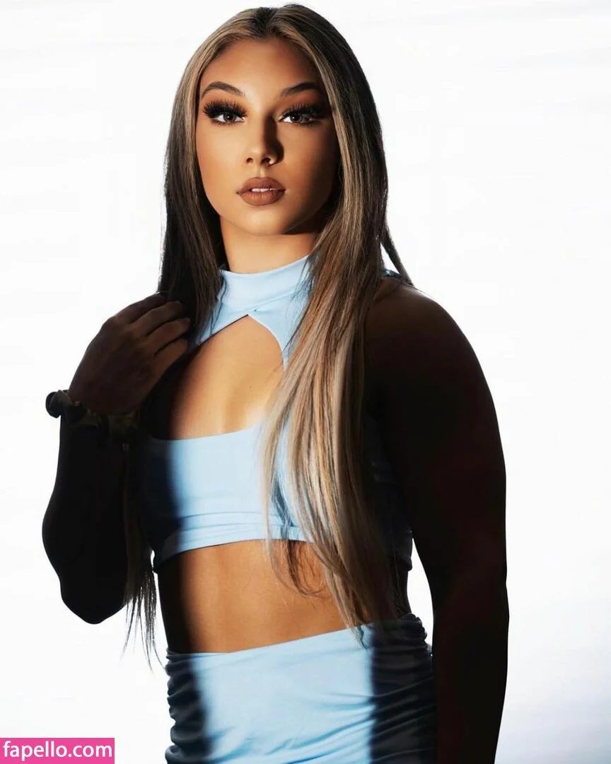 Thea Hail Onlyfans Photo Gallery 