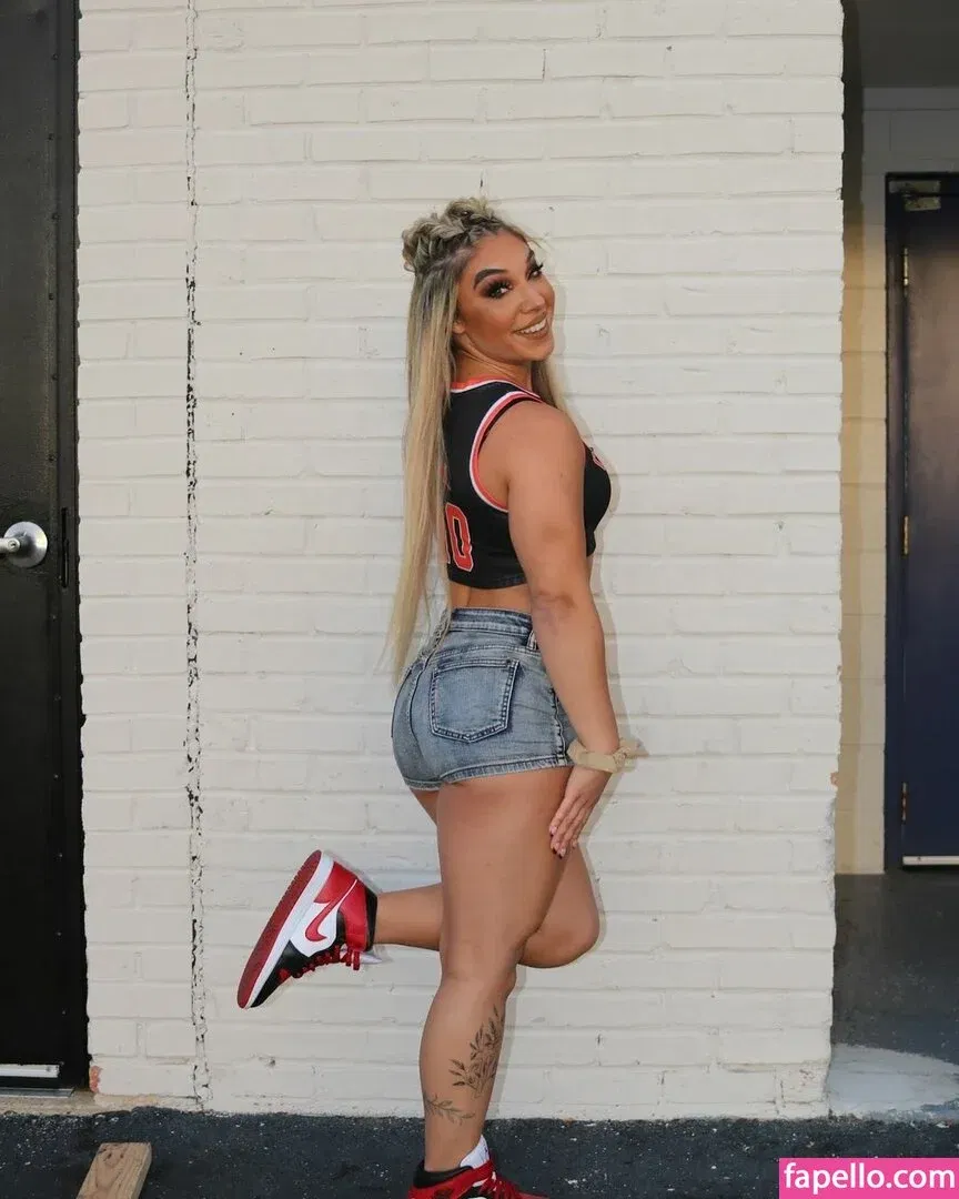 Thea Hail Onlyfans Photo Gallery 