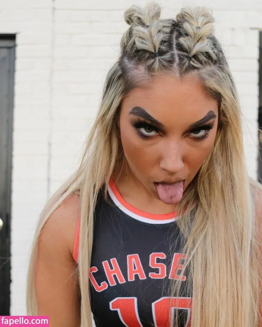 Thea Hail Onlyfans Photo Gallery 