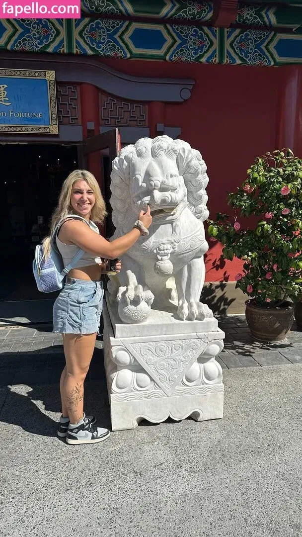 Thea Hail Onlyfans Photo Gallery 