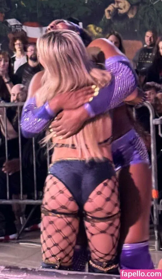 Thea Hail Onlyfans Photo Gallery 