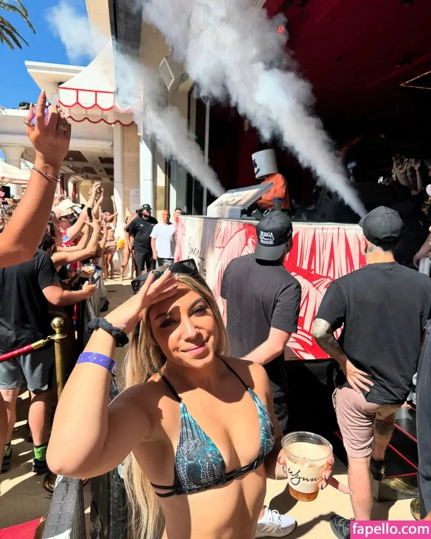 Thea Hail Onlyfans Photo Gallery 