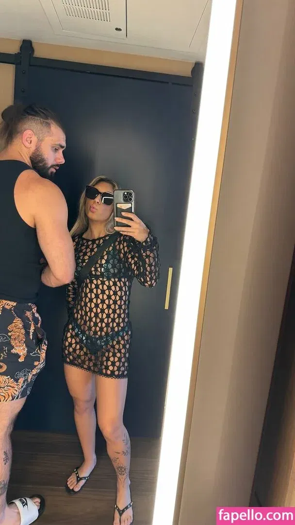 Thea Hail Onlyfans Photo Gallery 