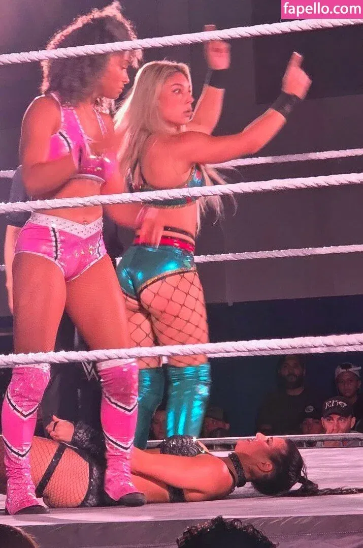 Thea Hail Onlyfans Photo Gallery 