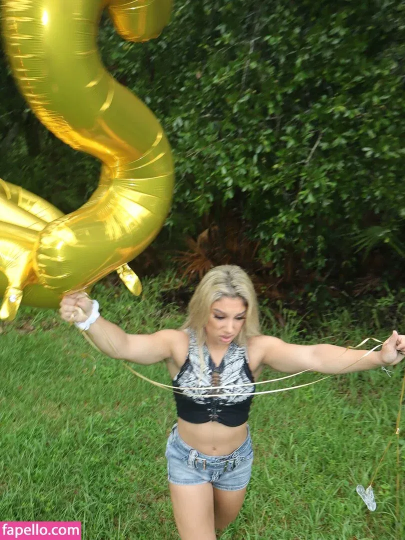 Thea Hail Onlyfans Photo Gallery 