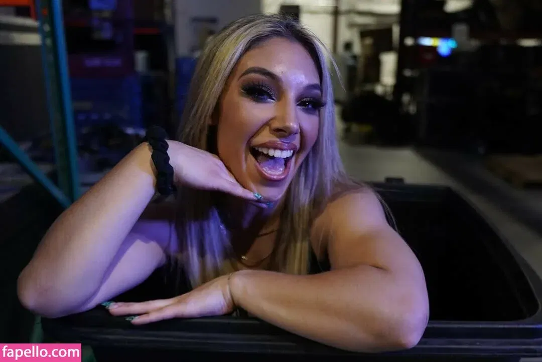 Thea Hail Onlyfans Photo Gallery 