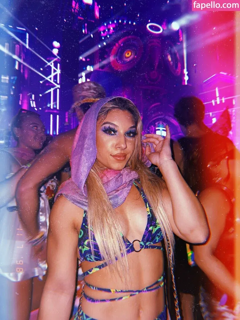 Thea Hail Onlyfans Photo Gallery 