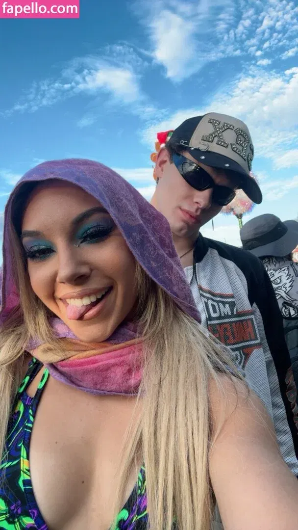 Thea Hail Onlyfans Photo Gallery 