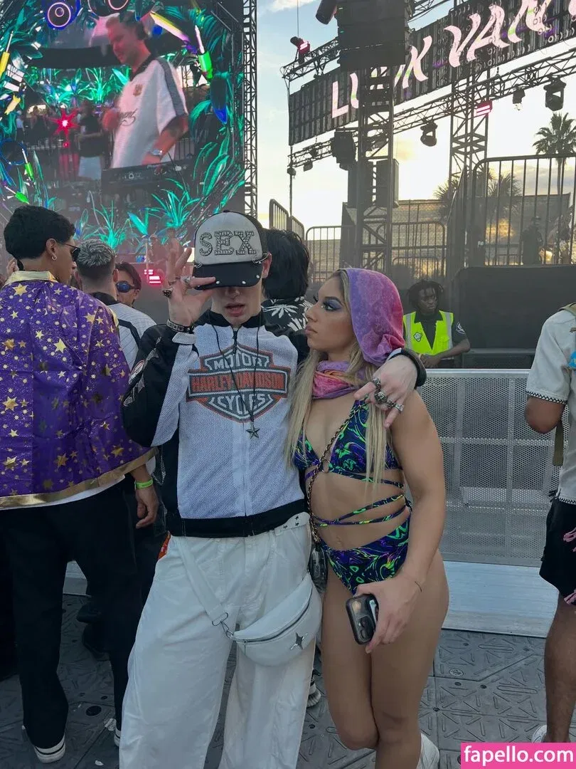 Thea Hail Onlyfans Photo Gallery 