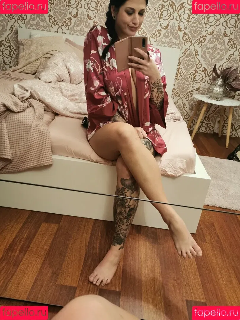 Kira Kane Onlyfans Photo Gallery 