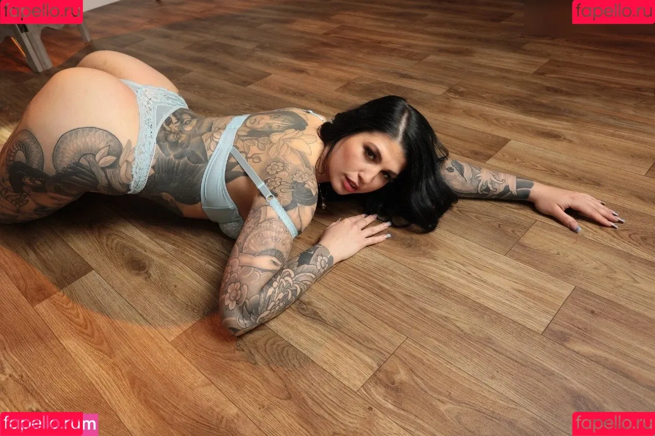 Kira Kane Onlyfans Photo Gallery 