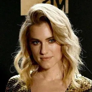 Allison Williams Onlyfans Photo Gallery 