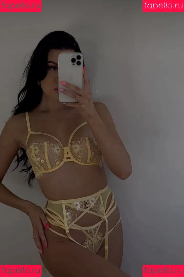 Lisa Weinberger Onlyfans Photo Gallery 