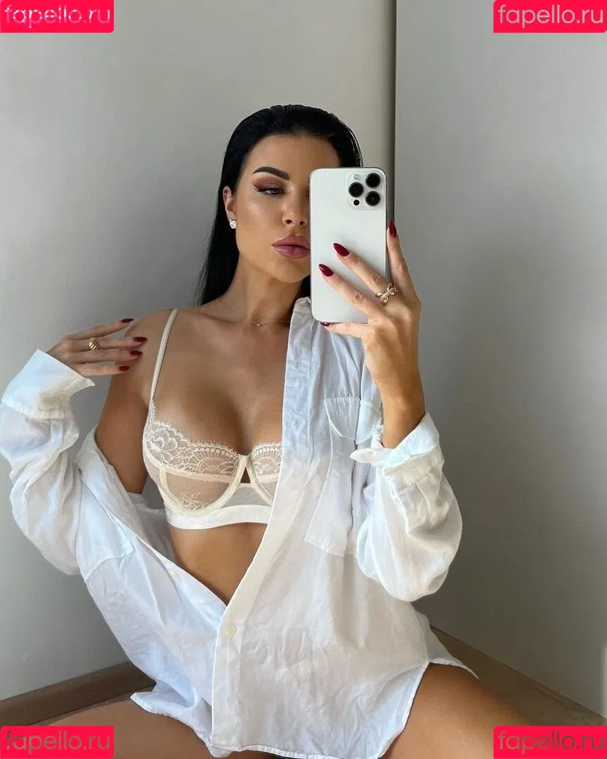 Lisa Weinberger Onlyfans Photo Gallery 