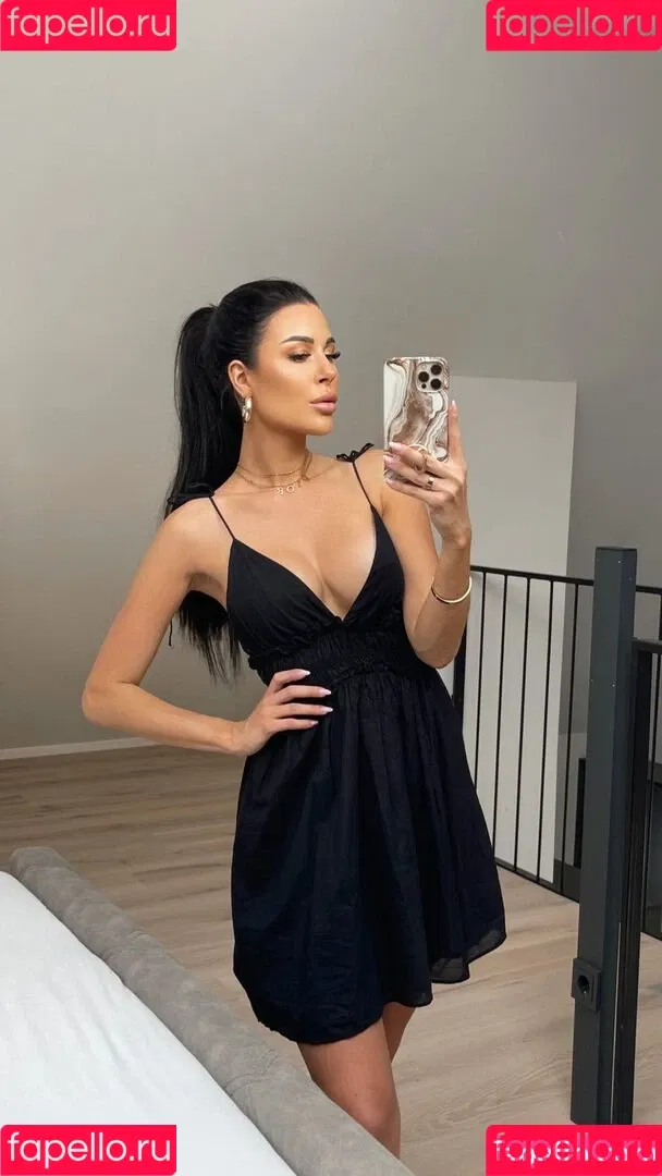 Lisa Weinberger Onlyfans Photo Gallery 