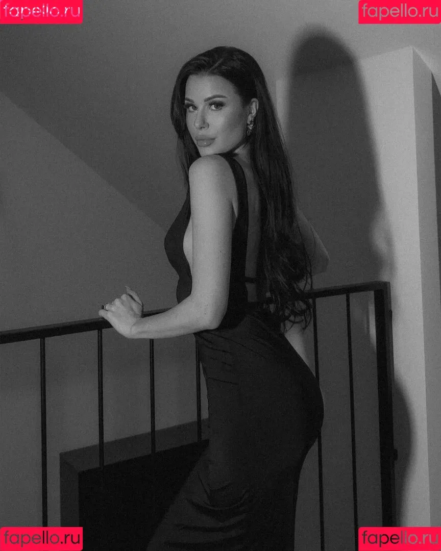 Lisa Weinberger Onlyfans Photo Gallery 