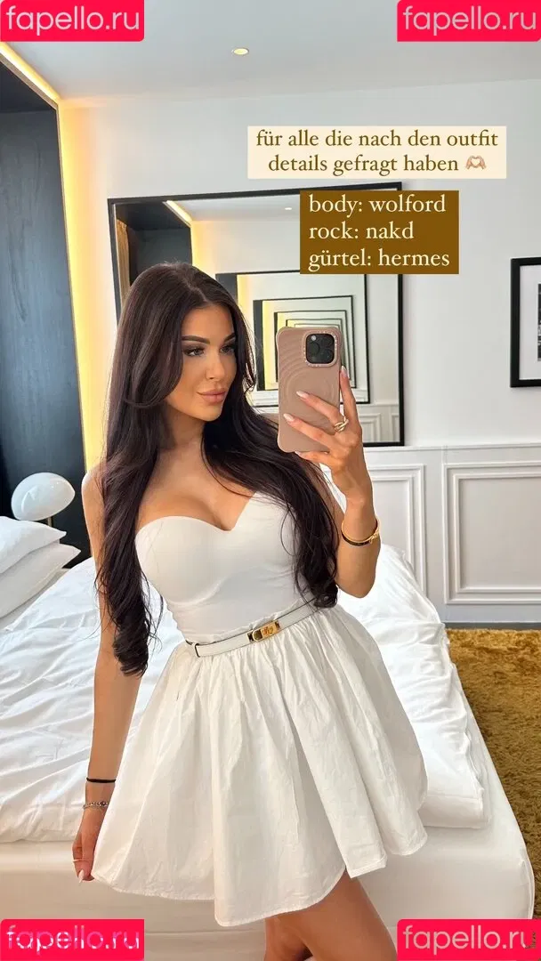 Lisa Weinberger Onlyfans Photo Gallery 