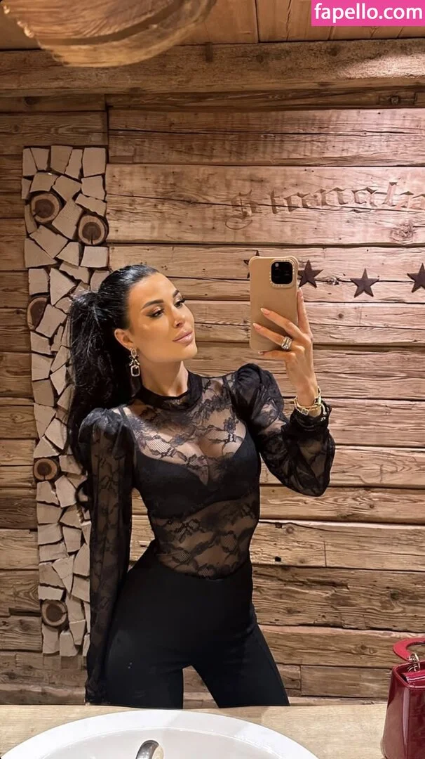 Lisa Weinberger Onlyfans Photo Gallery 