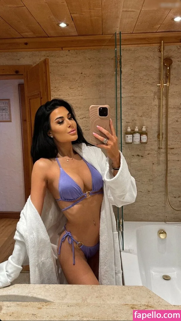 Lisa Weinberger Onlyfans Photo Gallery 