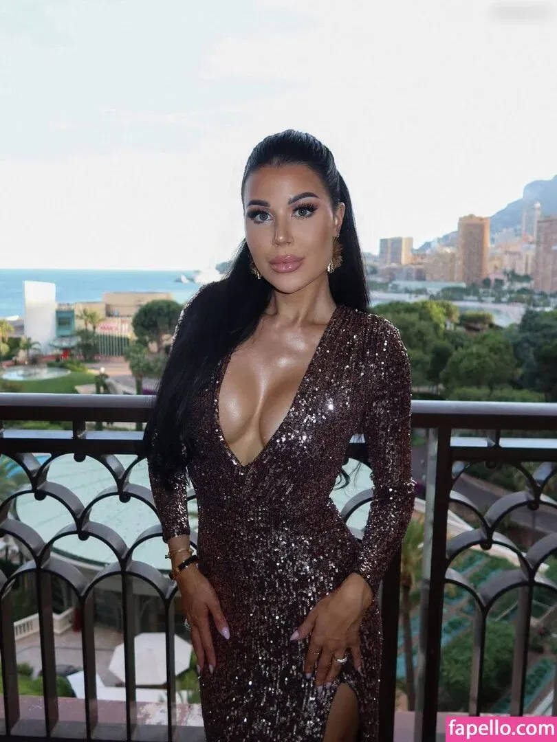 Lisa Weinberger Onlyfans Photo Gallery 