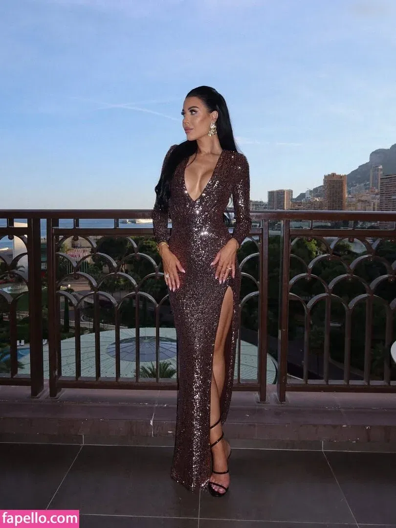 Lisa Weinberger Onlyfans Photo Gallery 