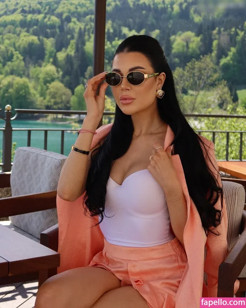 Lisa Weinberger Onlyfans Photo Gallery 