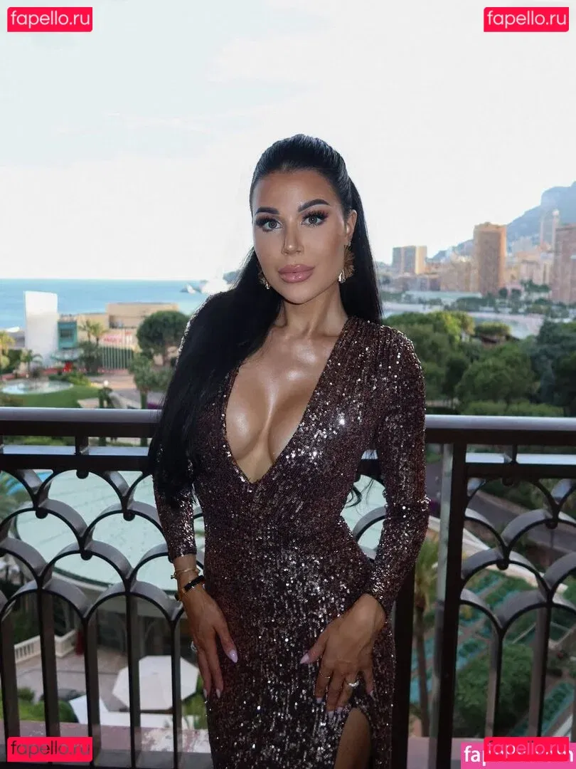 Lisa Weinberger Onlyfans Photo Gallery 